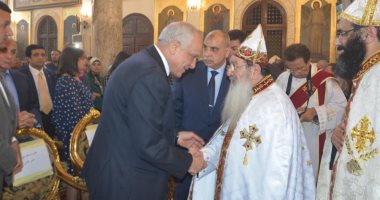 صور.. محافظ الجيزة يزور مطرانية الأرثوذكس للتهنئة بعيد القيامة المجيد