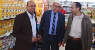 وكيل "تموين الإسكندرية" يتفقد المجمعات وضبط فسيخ مجهول المصدر بالأسواق
