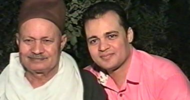 "أنا ابن أبويا".. محمود يشارك بصورة مع والده: "تعلمت منه احترام الصغير قبل الكبير"