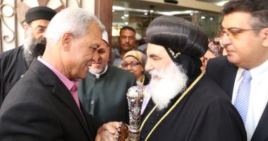 محافظ المنوفية يهنئ الأقباط بعيد القيامة المجيد بمطرانية المنوفية بشبين الكوم