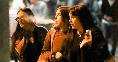 بالصور .. ديمي مور  "cool" مع بناتها فى لوس أنجلوس