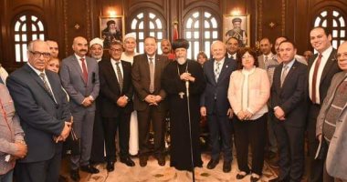 محافظ الشرقية ومدير الأمن يهنئون أسقف الزقازيق ومنيا القمح بعيد القيامة المجيد
