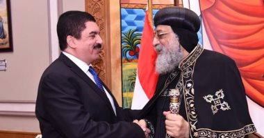 البابا تواضروس يستقبل محافظ القليوبية لتهنئته بالعيد