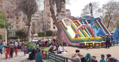 صور.. إقبال مواطنى البحيرة على الحدائق للاحتفال بشم النسيم