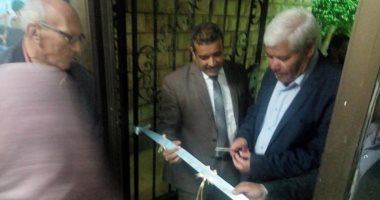 سكرتير مساعد محافظ جنوب سيناء ومدير عام الشباب والرياضة يفتتحان معرض محكى الشباب