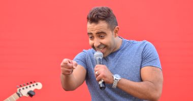 صور.. محمد عدوية يحتفل بعيد شم النسيم فى مصر الجديدة