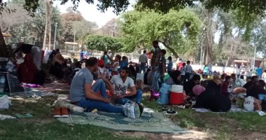 صور.. حدائق القناطر الخيرية تستقبل نصف مليون زائر فى 3 ساعات بشم النسيم