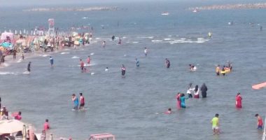 صور .. رأس البر تستقبل مليون ونصف المليون زائر بشم النسيم
