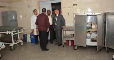 رئيس جامعة أسيوط يطمئن على انتظام الخدمات الطبية فى وحدات استقبال الحوادث