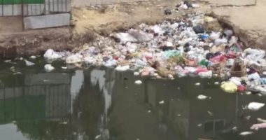 قارئ يشكو من كسر ماسور بسوق الزاوية الحمراء وتراكم المياه
