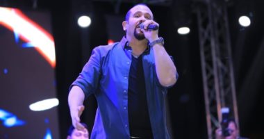 هشام عباس يحيى أول حفل غنائى فى شم النسيم بعد وفاة والدته