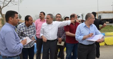 صور.. محافظ الإسماعيلية يتفقد مشروع تطوير المحاور المرورية  وكورنيش بحيرة الصيادين