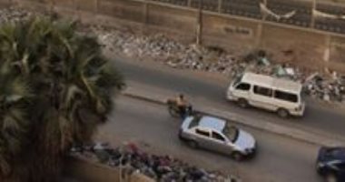 شكوى من تراكم القمامة بين محطتى مترو حلمية الزيتون والمطرية