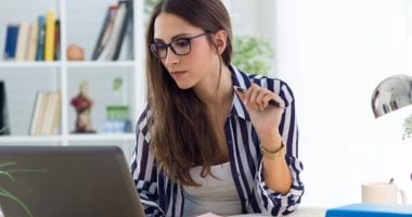 قبل ماتروحى الشغل.. اكسسوارات تناسب المرأة العاملة