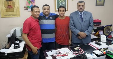 صور.. طالب بسوهاج يخترع روبوت ويحصد أول الجمهورية فى مسابقة المخترع الصغير