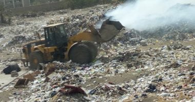 أهالى شارع مجمع المصانع بالزاوية الحمراء يشكون من حرق القمامة