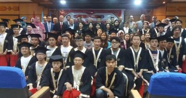 رئيس جامعة طنطا والمستشار الثقافى الصينى يشهدان حفل تكريم غير الناطقين باللغة العربية