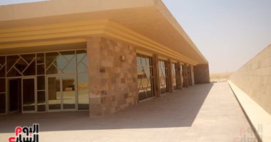 مدير آثار الهرم يتفقد مبنى كبار الزوار.. ويؤكد: تطوير الهضبة بـ500 مليون جنيه