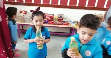 وزير التعليم ينشر صورا لأطفال المدارس اليابانية أثناء تحضير شنط رمضان 