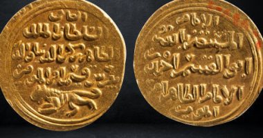 شاهد الفن الإسلامى.. دينار ذهبى يعود لزمن السلطان بيبرس