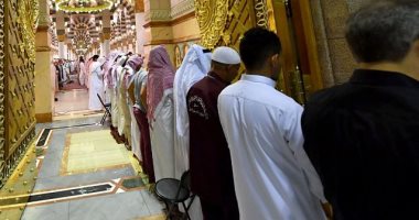 صور ..صلاة تراويح أول أيام رمضان بالمسجد النبوى الشريف
