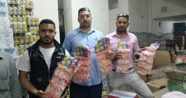 صور.. ضبط 3360 قطعة حلوى أطفال و64 كيلو أغذية فاسدة بكفر شكر فى القليوبية