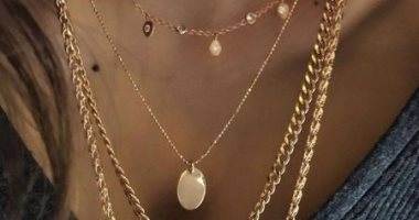 الاكسسوارات.. سلاسل رقيقة ولكل منها علامة وذكرى