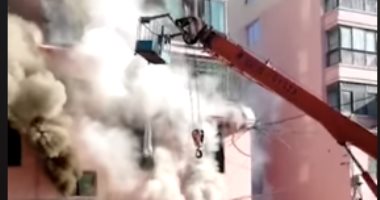 أنقذ 19 شخصا بالرافعة.. سائق يتحول إلى بطل قومى فى الصين