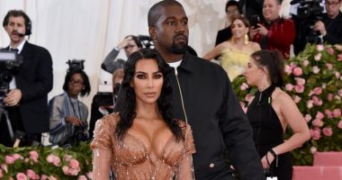 بسعر زرار من فستان زوجته كيم كاردشيان.. اعرف سعر ملابس كانى ويست بحفل Met Gala 