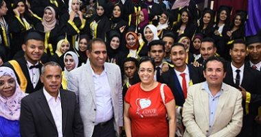 رئيس جامعة أسوان يشهد ختام الأنشطة الطلابية لقسم التربية الموسيقية