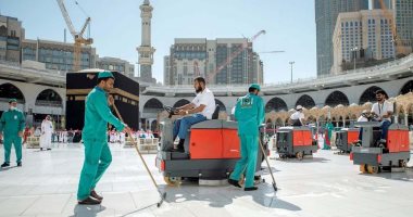 30 سيارة و 2000 عامل.. اعرف تفاصيل عملية تنظيف المسجد الحرام فى شهر رمضان