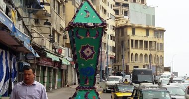 صور.. "لمة العيلة".. شواطئ الإسكندرية تتزين بالأعلام والفوانيس لاستقبال الوافدين فى حفلات الإفطار.. إدارة المصايف تمنع إقامة الخيم الرمضانية وتؤكد على مراقبة الأسعار.. ومواطنون: عادة سنوية وفرحة بالشهر الكريم