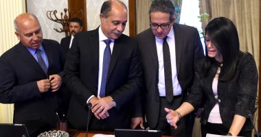 الحكومة تستخدم "التابلت" لعرض جدول الأعمال فى اجتماعاتها بدلا من الورق