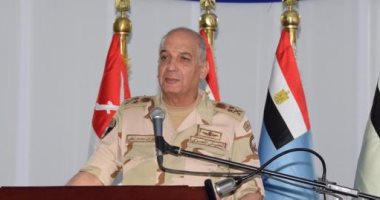الفريق أول محمد زكى يلتقى مقاتلى المنطقة الجنوبية العسكرية ويشاركهم الإفطار