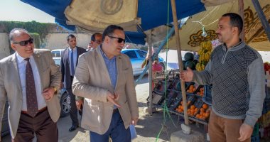 محافظ الإسكندرية يوجه بتكثيف أعمال رصف الطرق وشن حملات إزالة الإشغالات