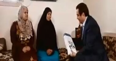 جورج قرداحى يسلم الحاجة شادية 100 ألف جنيه قيمة جائزة برنامج "اسم من مصر".. ويؤكد: بطل حلقة اليوم قدّم فى برنامجه نتاج ثلاثون عاماً من البحث عن الله.. ألّف 89 كتاباً.. وأنشأ مسجداً فى القاهرة معروفاً باسمه