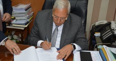 محافظ الدقهلية يوقع بروتوكول تعاون لتطوير الصرف الصحى فى بلقاس بـ12.5 مليون جنيه