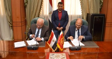توقيع بروتوكول بين بورسعيد وهيئة التنمية الصناعية لتمليك 54 مصنعا للشباب