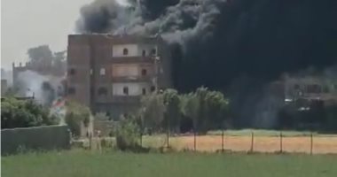 ندب الأدلة الجنائية لمعاينة حريق داخل مخزن تجارى فى دار السلام
