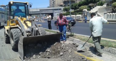 رصف شارع قنال السويس استعدادا لاستضافة كأس الأمم الإفريقية بالإسكندرية 