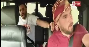 فيديو.. المطرب أحمد الشامى ينهار فور وفاة سائق السيارة فى انفجار لغم بـ"هانى فى الألغام"