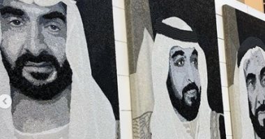 قادة الإمارات يتلألأون.. فنانة بريطانية تصمم "بورتريهات" لحاكم دبى والشيخ زايد آل نهيان وابنيه خليفة ومحمد بالكريستال.. استخدمت 2 مليون كريستالة وخرزة فى 4 لوحات.. وتنظم معرضا باسم "عام التسامح" لرد الجميل..صور