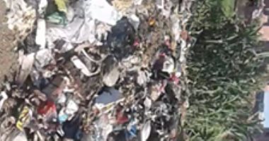 شكوى من تراكم القمامة فى مدخل قرية دنديط مركز ميت غمر التابع بالدقهلية