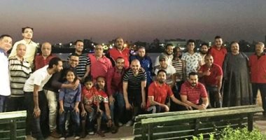 على طريقة عبد الحميد.. "محمد" جمع العيلة والأصحاب والجيران فى رمضان