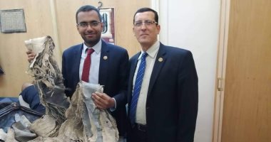 صور.. ضبط راكب بالمطار حاول تهريب 36 كيلو من "جلود الثعابين"