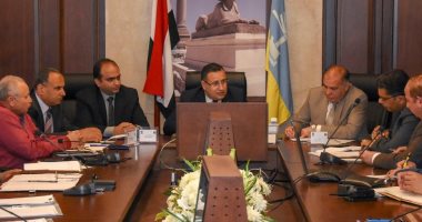 محافظ الإسكندرية لرؤساء الأحياء: جولات ميدانية لتفقد كل حى
