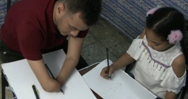 رسم ولعب وحياة.. " سوبر باسم" بطل بدون أطراف