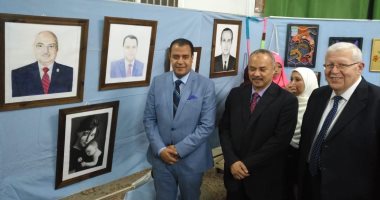 نائب رئيس جامعة أسيوط يفتتح معرض فنى لطلاب المدينة الجامعية..صور