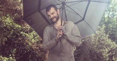 رسالة من Euron Greyjoy بالبوكسر والشمسية لعشاق Game of Thrones.. صور