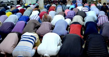 فيديو وصور.. صلاة التراويح من مسجد الحبشى أشهر مساجد البحيرة